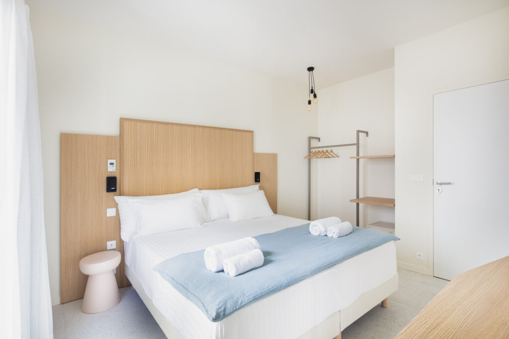 web-Chambre-cote-ville-62-LaSuite-1