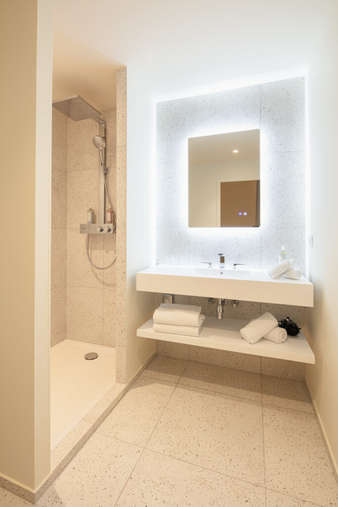 web-Chambre-standard-22-LaSuite-2